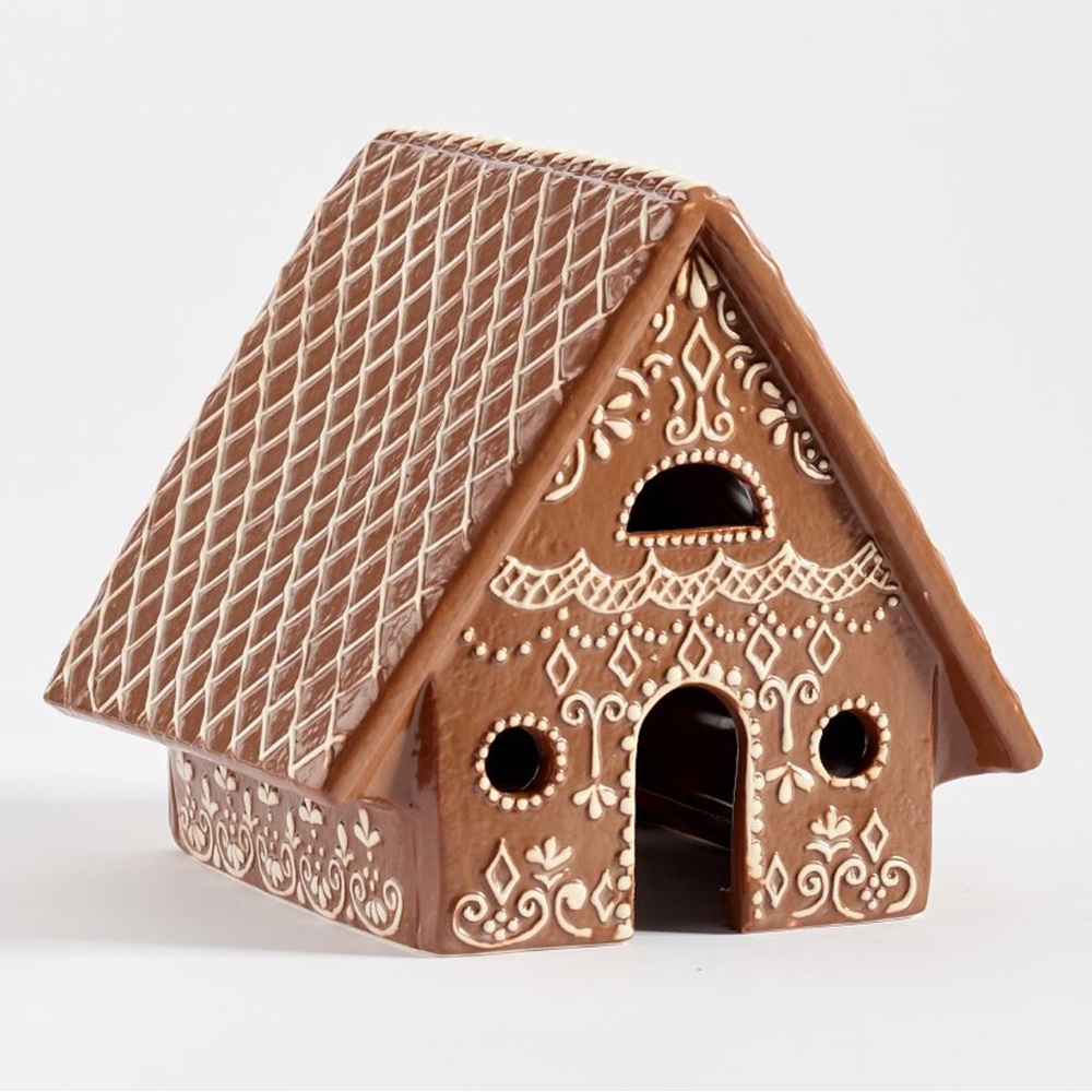 Pottery Barn Gingerbread House Stoneware New With Tag